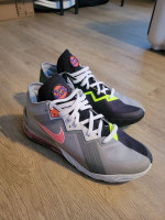 Lebron Size 10 Nike Basketball Shoes - Space Jam Tune Squad