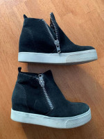 Steve Madden Wedgie Black Shoes Size 6.5