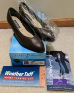 WOMEN SHOES, BRAND NEW!!  Puddle Jumpers by Soft Spots, Waterproof!