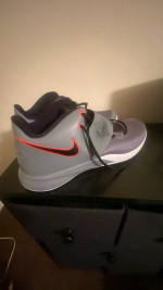 Mens basketball shoes
