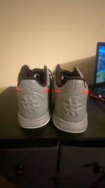 Mens basketball shoes