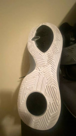 Mens basketball shoes
