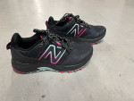 New Balance womens running shoes NEW!