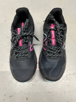 New Balance womens running shoes NEW!