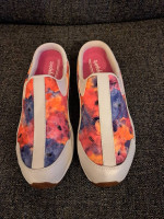 WOMENS SHOES, EASY SPIRIT, SIZE 9.5