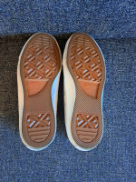 CONVERSE SHOES, WOMENS 9, MENS 7