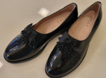 Leather women's shoes