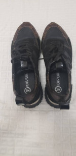 Louis Vuitton Runway shoes size 41 -(9)"
