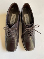 BRAND NEW Roxie Lace Up Shoes