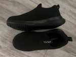 Kids/Youth Walking Shoes Size 3