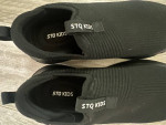 Kids/Youth Walking Shoes Size 3