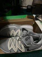 Mens basketball shoes size 12
