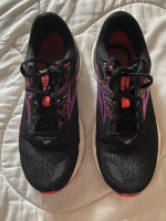 GYM SHOES