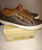 Women's Michael Kors Sneakers Shoes size 9
