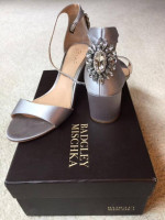 Jewel by Badgley Mischka Silver Gray Satin Block Heel Shoes size 8.5 M