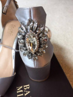 Jewel by Badgley Mischka Silver Gray Satin Block Heel Shoes size 8.5 M