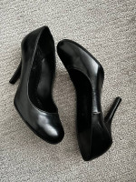 Paprika high heels size 7!