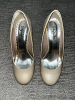 Paprika high heels size 7!