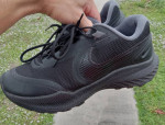nike size 10.5 shoes 80 dollar each cada una vans