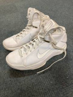 Nike Hyperdunk size 9 Men shoes