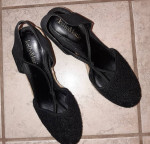 Womens Size 8 Black Wedgie Sandals -- Shoes by Kelly and Katies