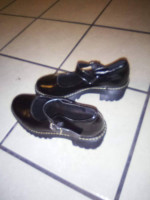2 Pairs of shoes