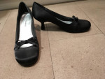 Really cute black satin pumps shoes - Size 8.5