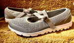 BZEES Arched Taupe Shoes Size 9,5