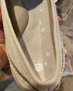 BZEES Arched Taupe Shoes Size 9,5