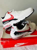 WORN 2x AUTHENTIC NIKE AIRMAX MENS SHOES