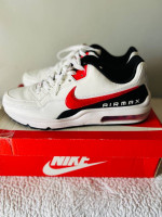 WORN 2x AUTHENTIC NIKE AIRMAX MENS SHOES