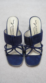 Newport News Easy Style Purple Suede Shoes Size 7