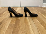 New KARL LAGERFELD PARIS shoes, size 7.5