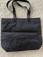 New zippered black nylon Bath and Body Works tote bag purse with pink
