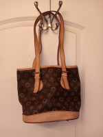 Hand bag