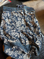 Nice duffle bag slash tote bag with flower design navy blue and white
