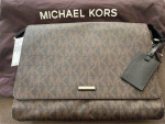 Michael Kors Jet Set Messenger bag