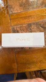 iPhone SE 64GB - FULLY UNLOCKED