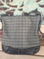 COACH Shoulder Bag ~ Black Color ~ Excellent Condition