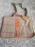 Nice Perry Ellis shoulder bag