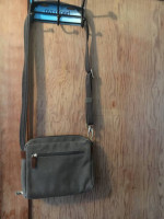 Travelon - Anti-Theft crossbody bag