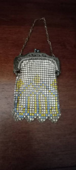 1920s Whiting and Davis 2 1/2" x 6 1/2" Chain Handle Beadlite Mesh Bag