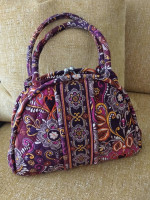 Snap close shoulder bag