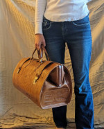 Unique Lg Doctor-Style Leather Bag