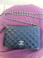 Vintage CHANEL chain shoulder bag