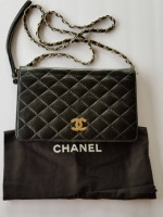 Vintage CHANEL chain shoulder bag