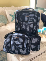 TAG luggage NWT - 3pc— carry-on plus toiletries case and ots bag