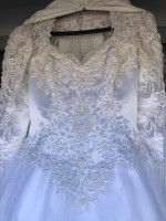 New size 10 women’s wedding  bridal dress with new flower girl dress