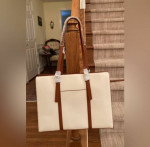Cream/Tan purse