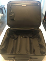 Bottega Veneta Leather Pilots case like new